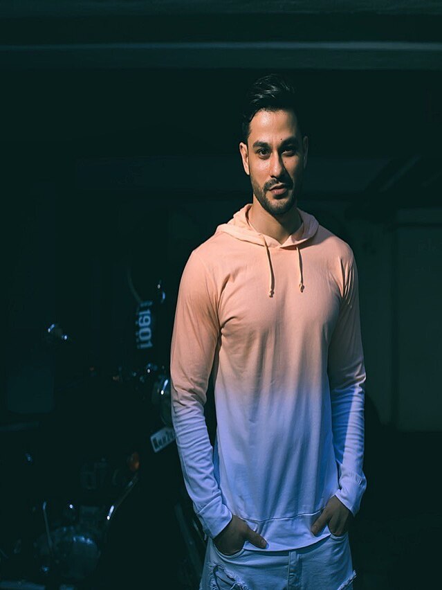 White Tie Dye Full Sleeve Hooded T-Shirt (Kunal Khemu)