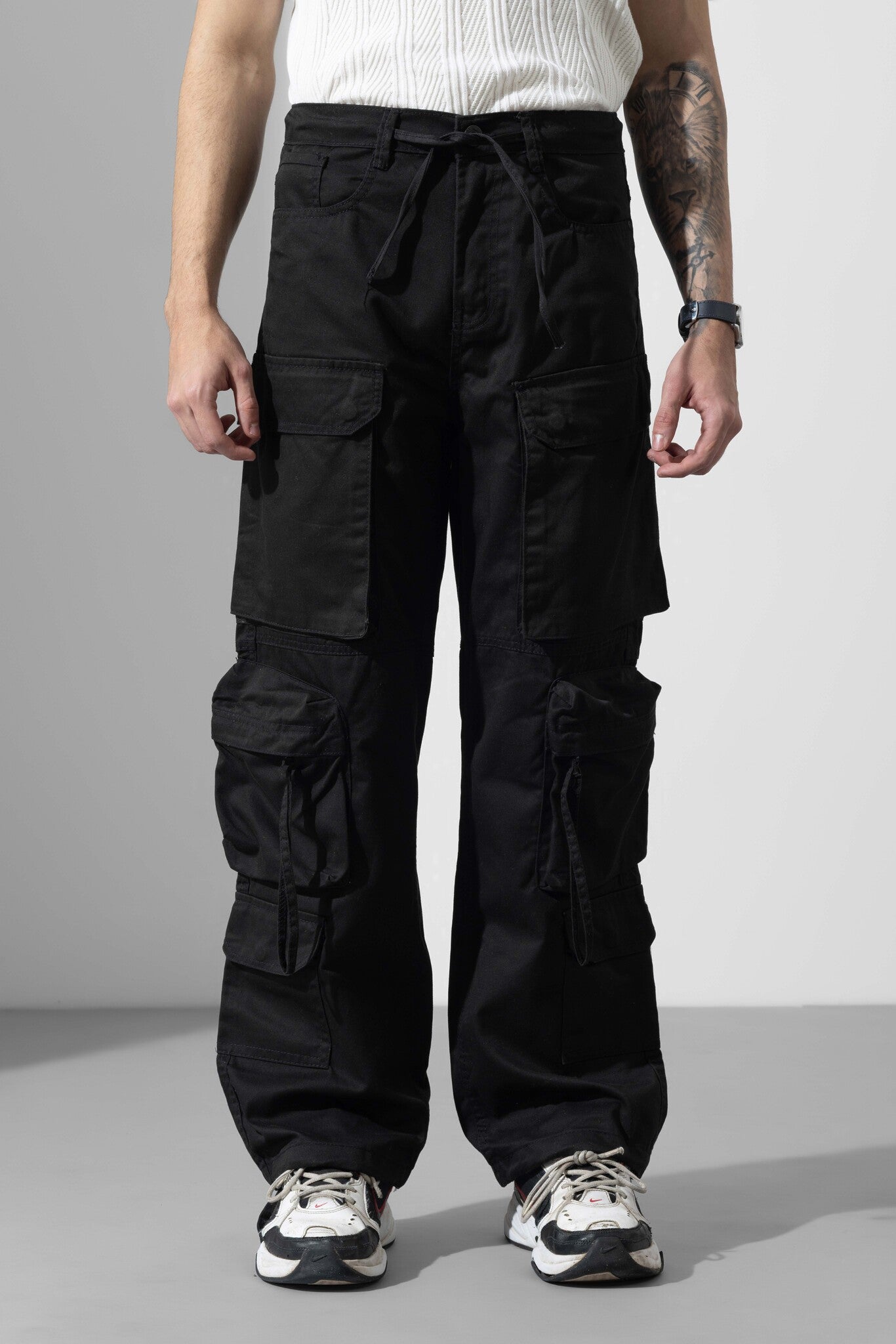 Black Men Multi Pocket Solid Cargo Pant