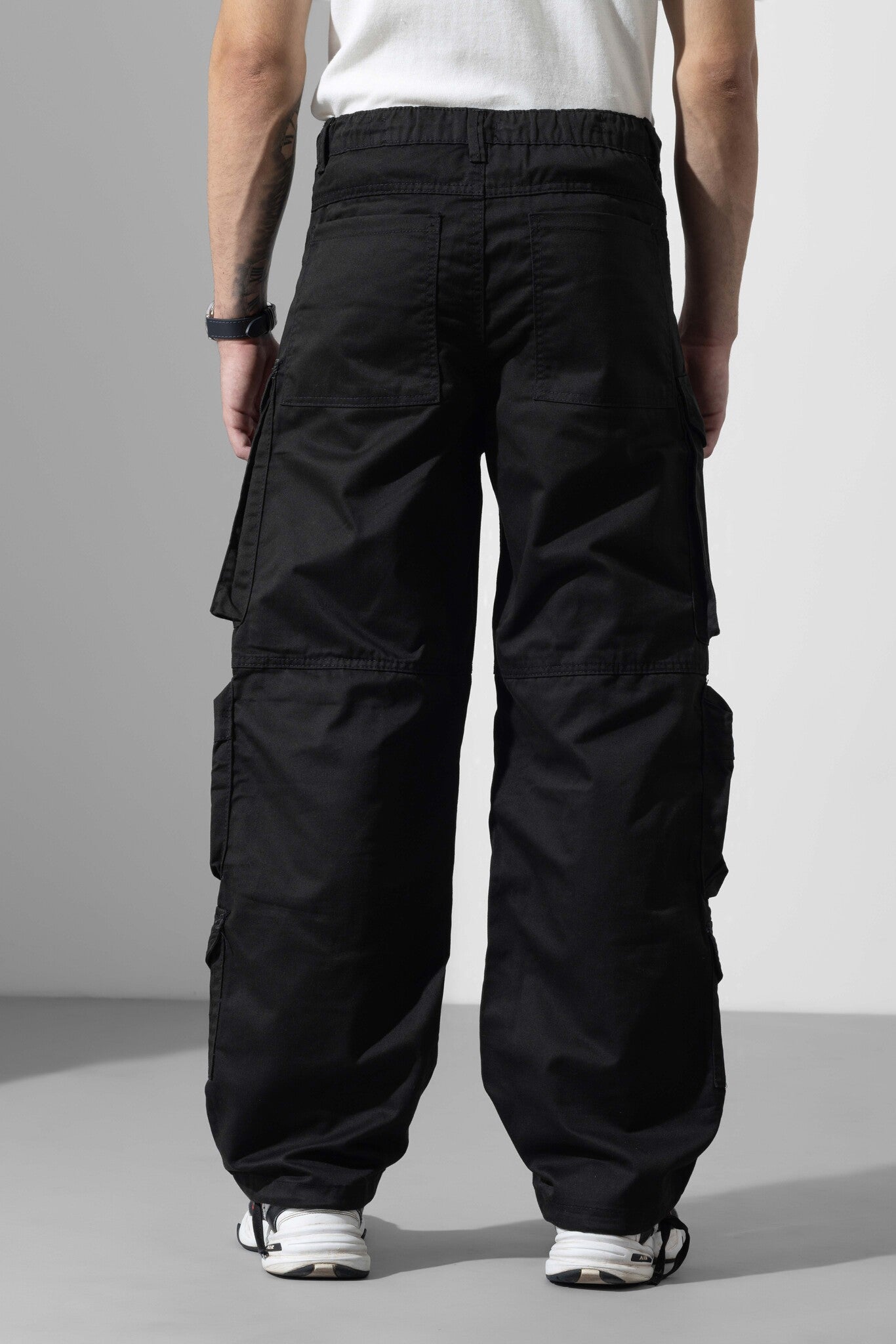 Black Men Multi Pocket Solid Cargo Pant