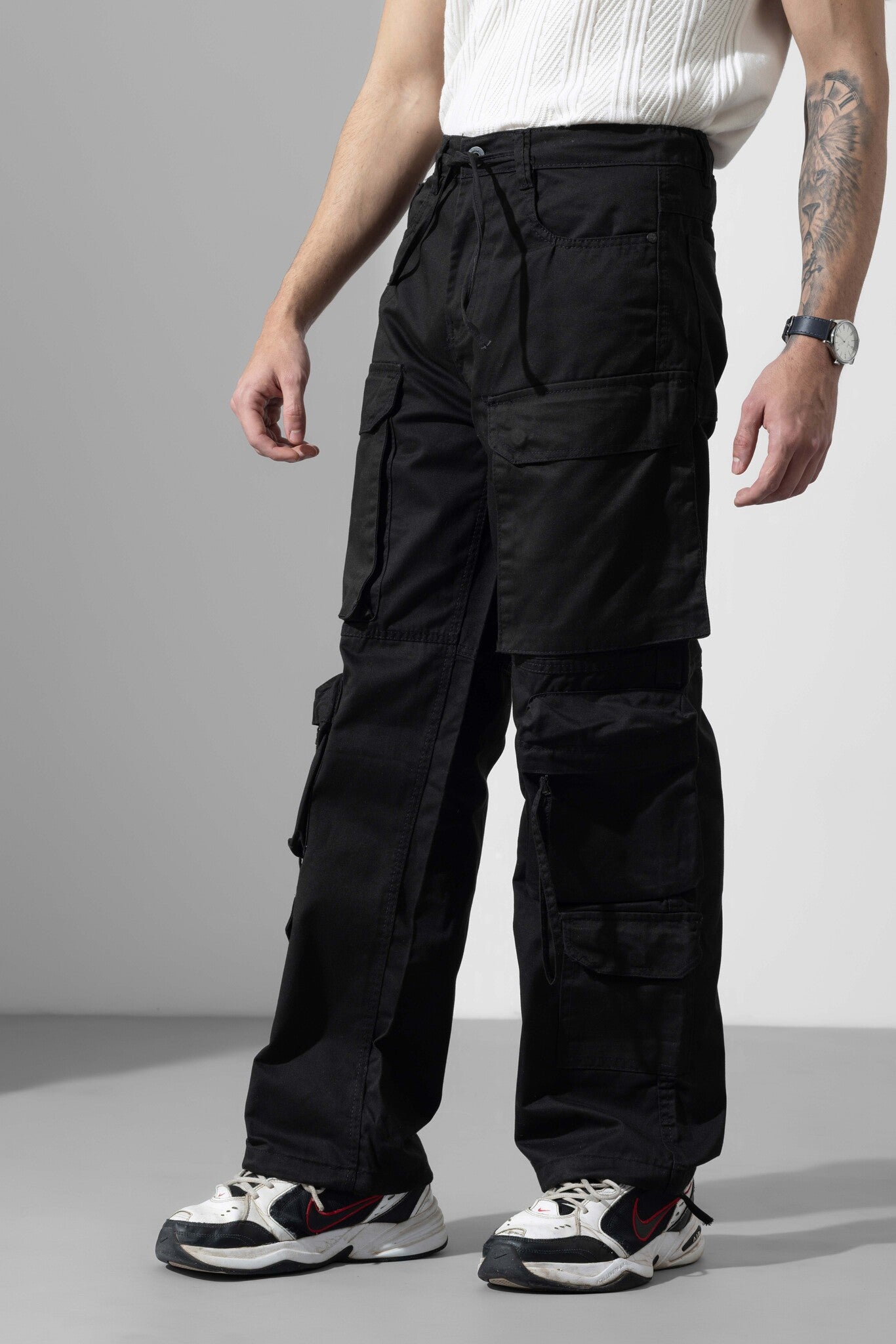 Black Men Multi Pocket Solid Cargo Pant