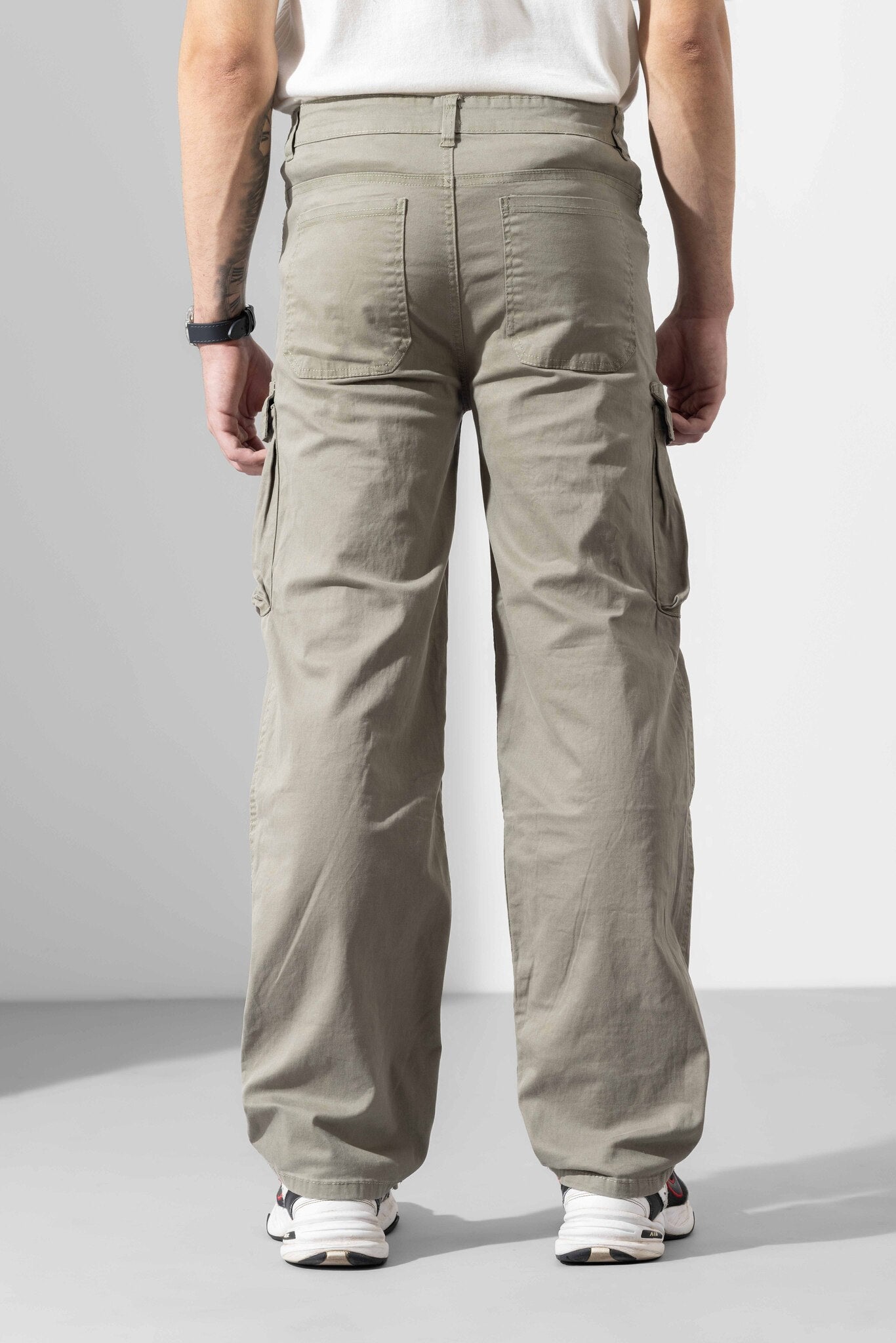Khaki Color Men Multi Pocket Solid Cargo Pant
