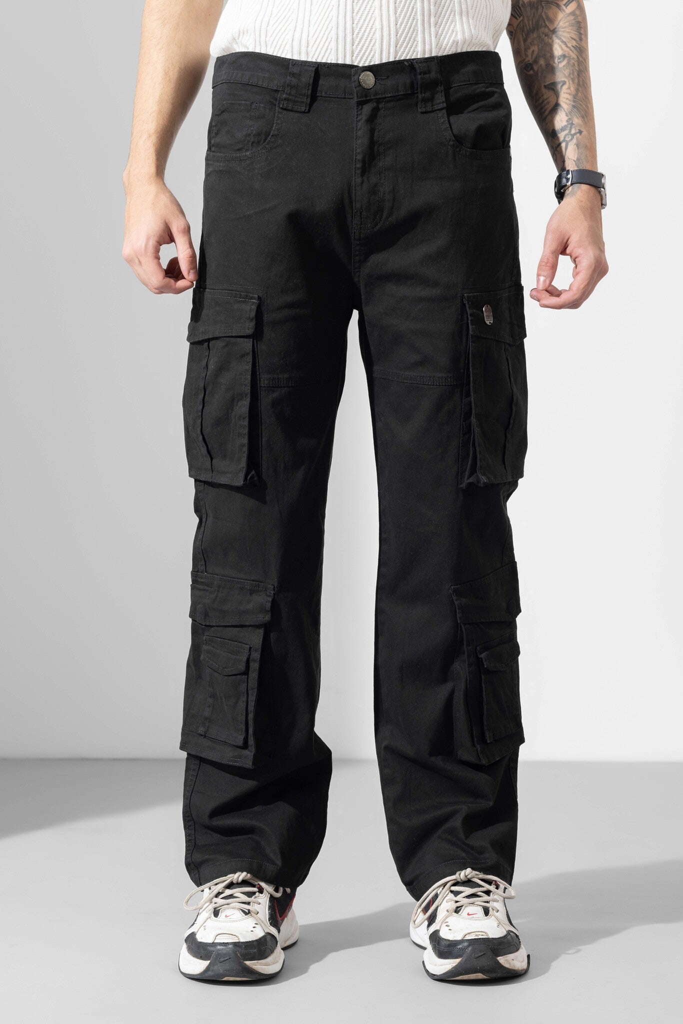 Black Men Multi Pocket Solid Cargo Pant