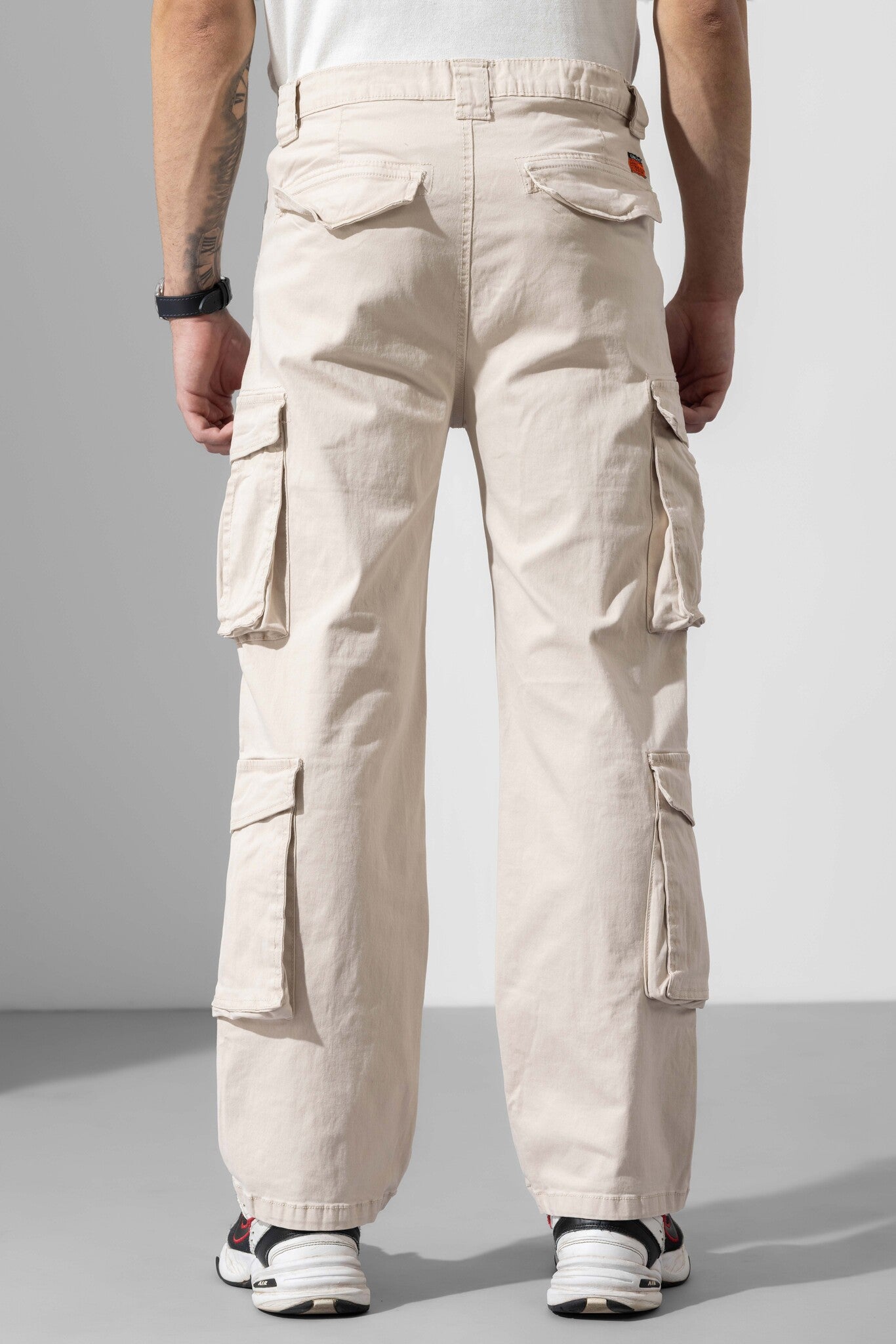 Cream Men Multi Pocket Solid Cargo Pant