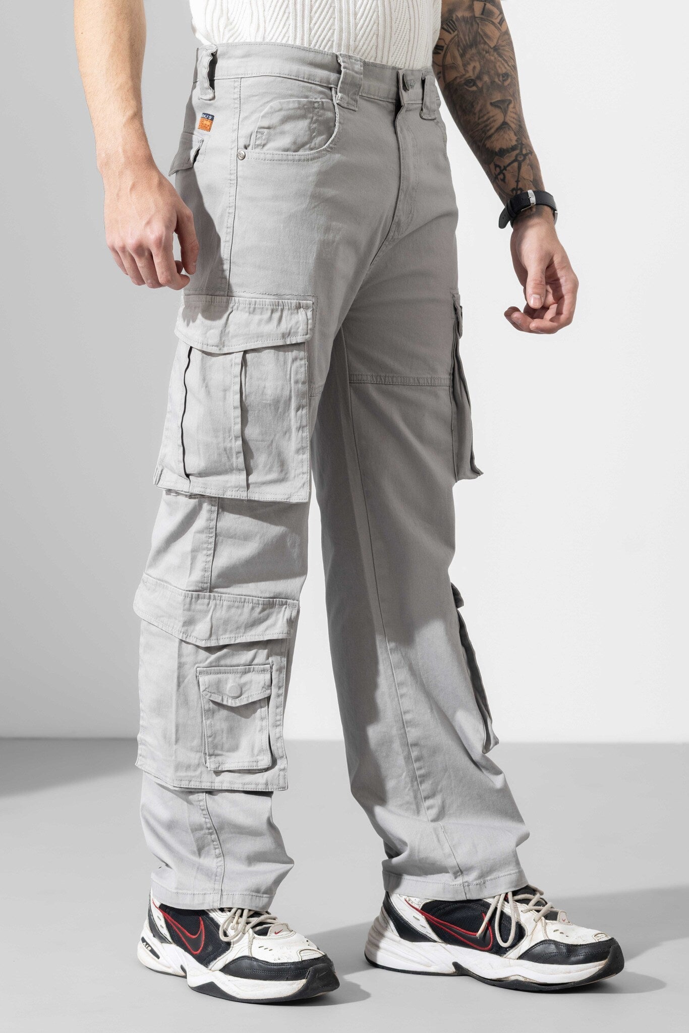 Light Grey Men Multi Pocket Solid Cargo Pant